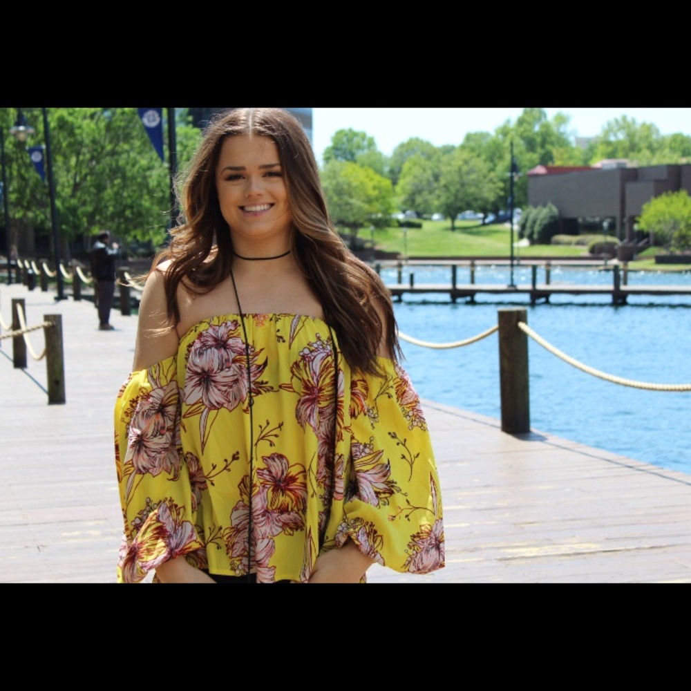 🆕 Lemon Lovers Off the Shoulder Floral Top